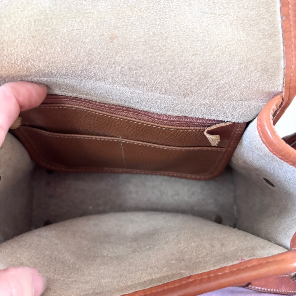 Dooney & Bourke Vintage 90s Essex Saddle Pebbled Leather Crossbody Bag - Picture 9 of 15
